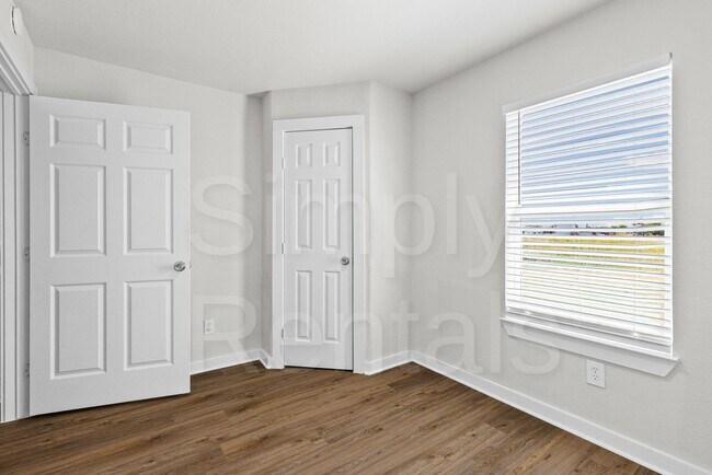 Building Photo - 401 Mcilrath Rd
