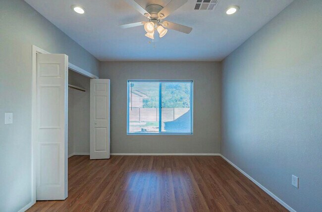 Building Photo - 7398 W River Rim Pl