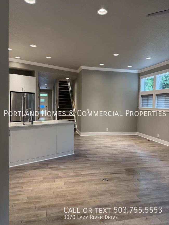 Building Photo - 3070 Lazy River Dr