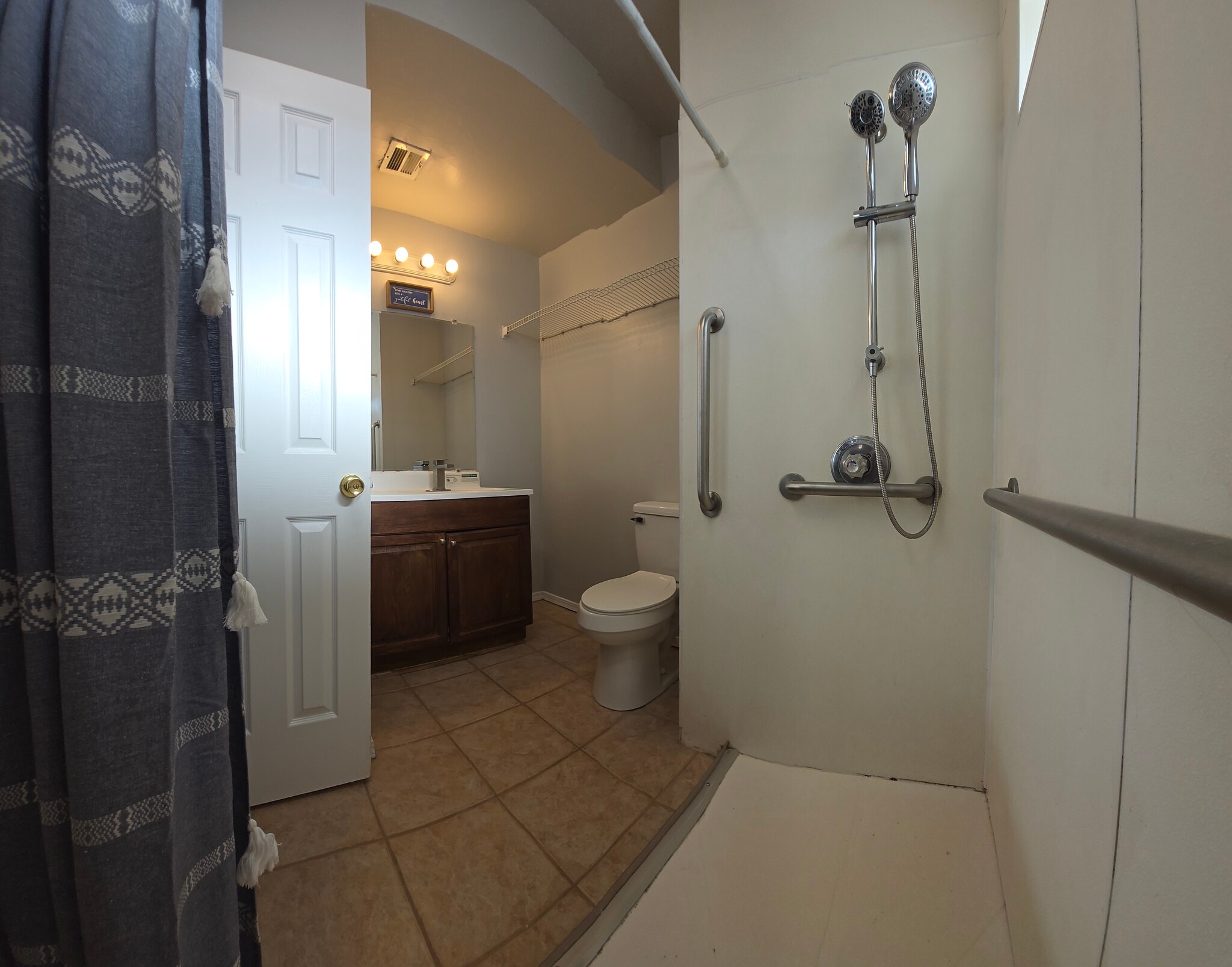 Building Photo - 348 Oasis Dr