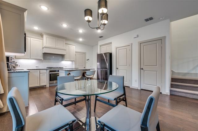 Building Photo - 550 Cobblestone Ln