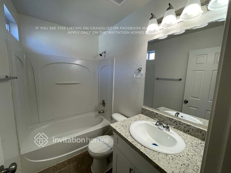 Building Photo - 22059 W Solano Dr