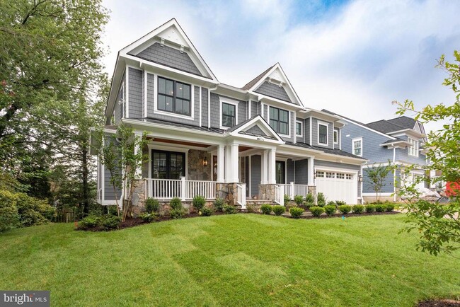 Building Photo - 5615 McLean Dr