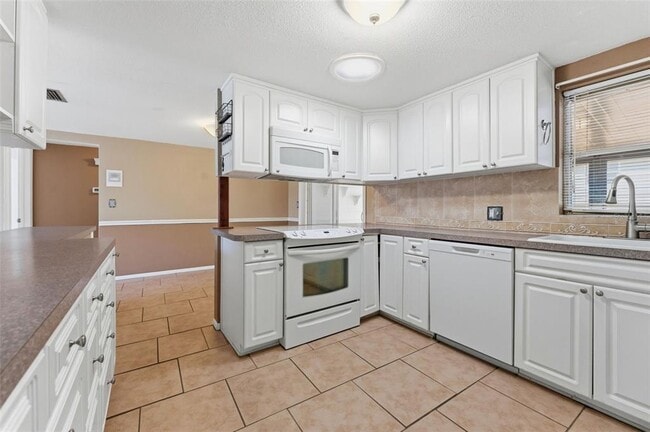 Building Photo - 4737 Alcea St