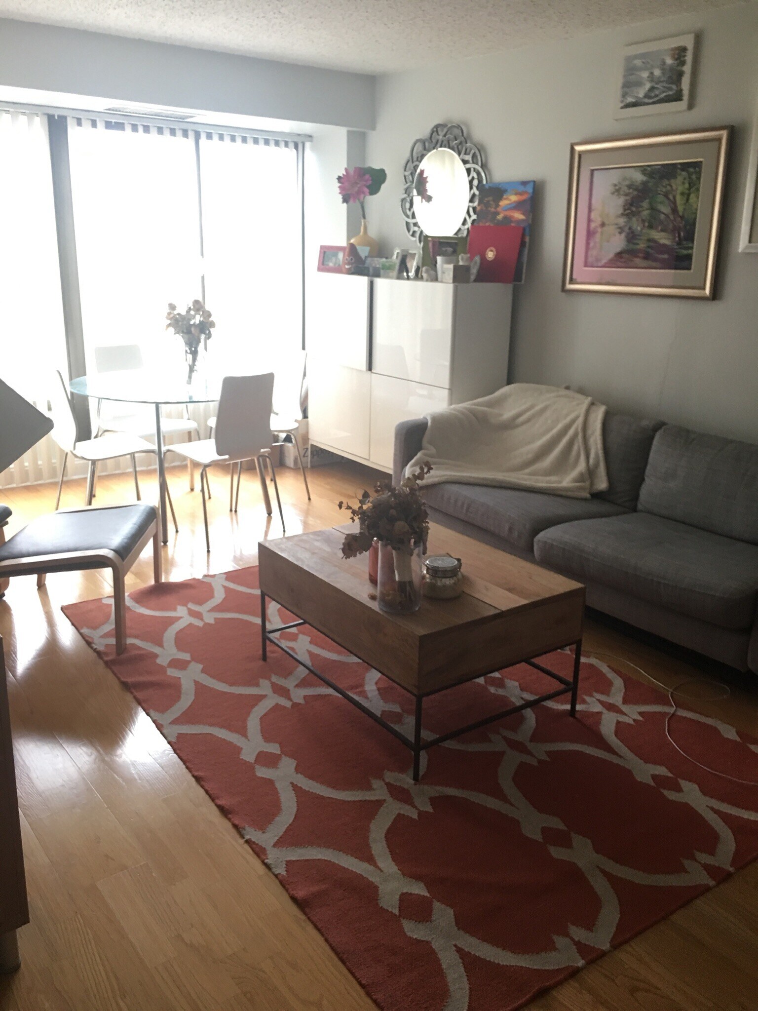 Living/Dining - 2001 Hamilton St