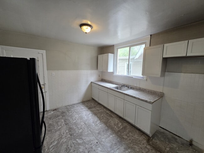Building Photo - 3620 3 Mile Dr