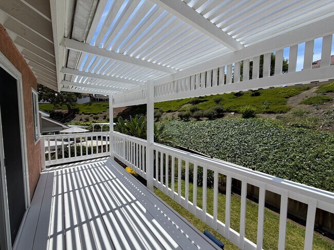 Building Photo - Beautiful 3 bed/3 bath In San Clemente