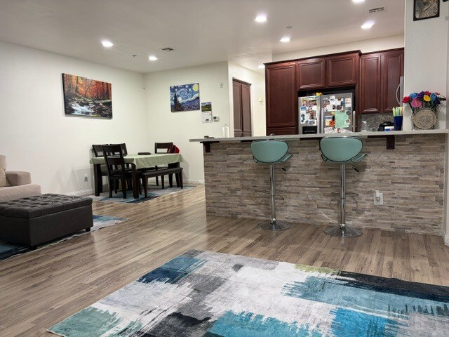 Building Photo - 5084 Plaza Promenade