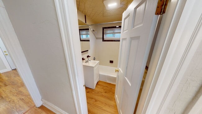 Building Photo - Winter Hill freshly renovated two bedroom ...