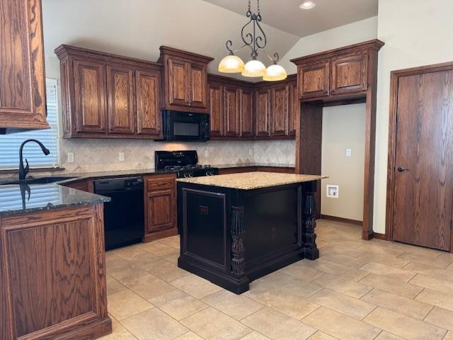 Building Photo - 2704 SE 38th St