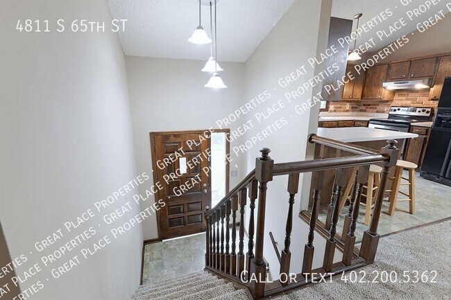 Building Photo - 4811 S 65th St