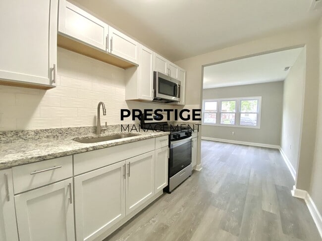 Building Photo - Updated 2 Bedroom Home in Gary