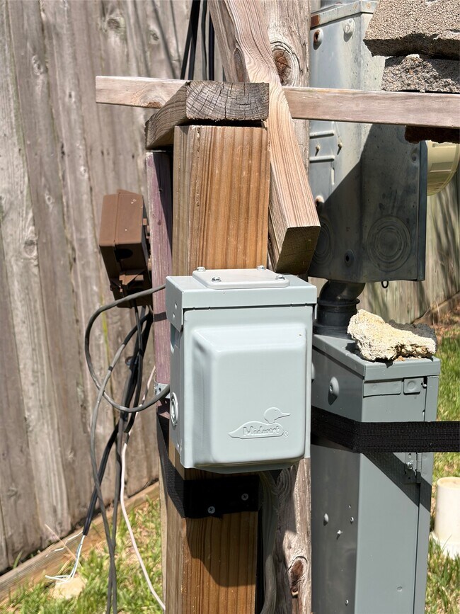 Building Photo - 13724 Brigadier Dr
