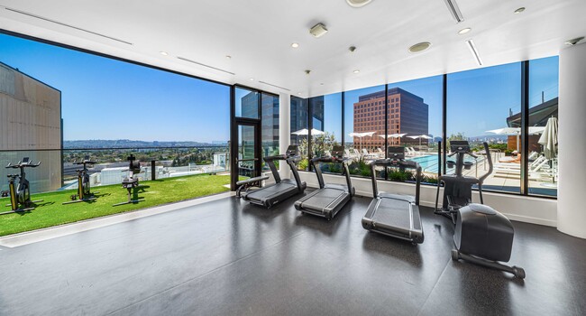 Building Photo - 6401 Wilshire Blvd