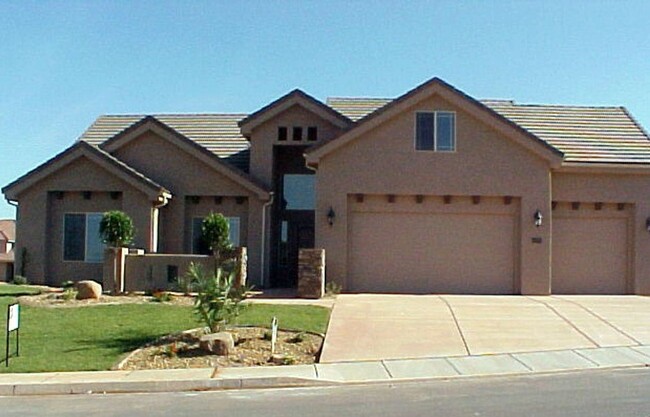 Building Photo - Five Bedroom Home in Washington Fields