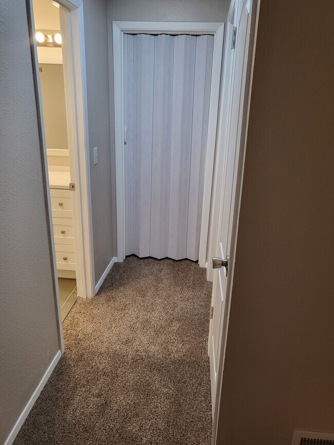 Building Photo - 5155 Quinella Ct