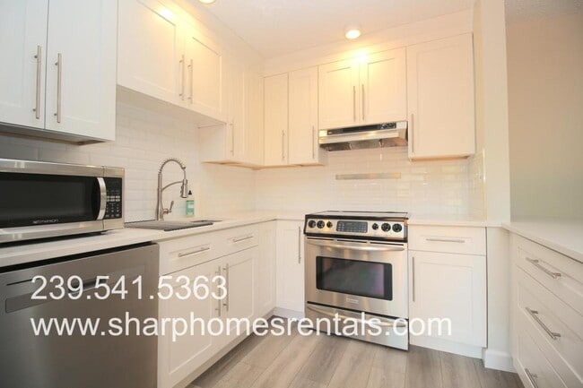 Building Photo - 5203 Cedarbend Dr