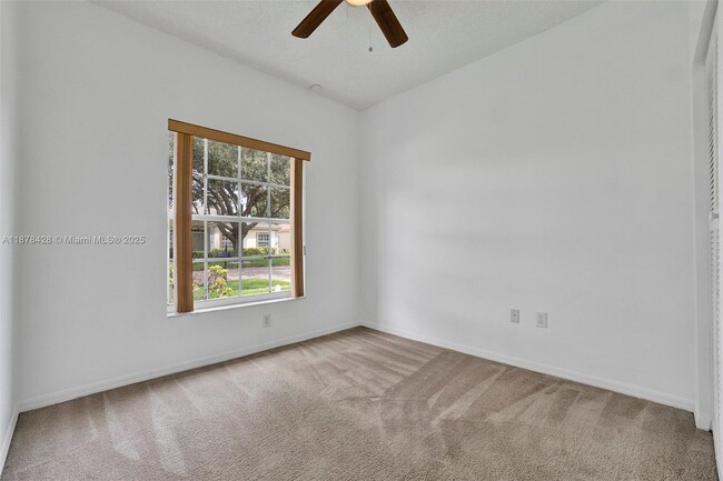 Building Photo - 10660 SW 20th Ct