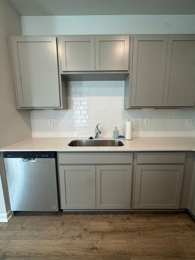 Building Photo - 1406 Walker Wy