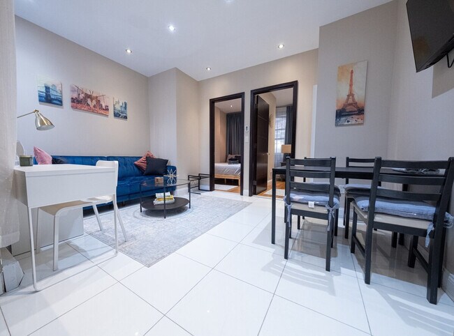 Building Photo - 5 W 101st St