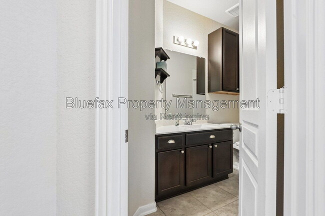 Building Photo - 1807 Golden Maple