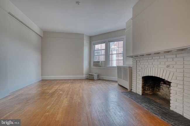 Building Photo - 101 W 39th St