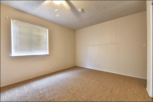 Building Photo - 11109 Loma Grande Dr