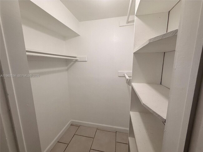 Building Photo - 7480 Miami Lakes Dr