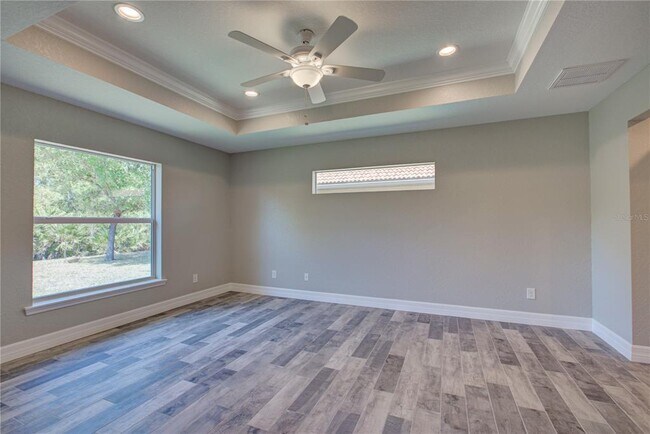 Building Photo - 129 Glades Dr