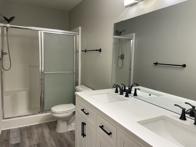 Building Photo - 4 Bedroom House Available August In Gilmore Farm