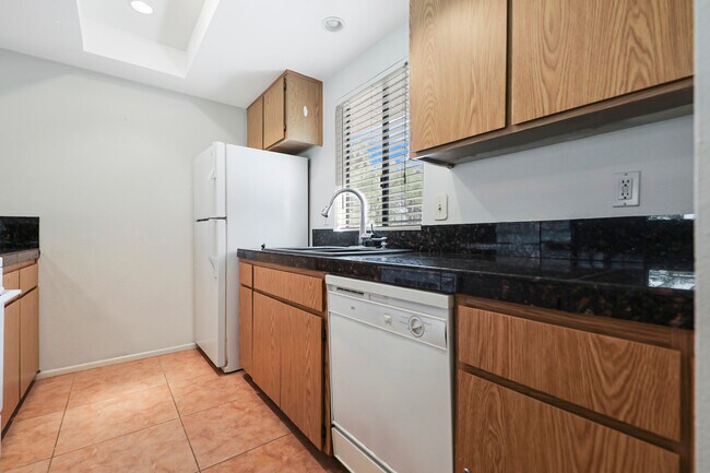 Building Photo - 40953 Inverness Way
