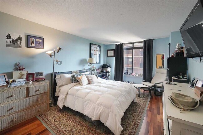 Building Photo - 759 2nd St