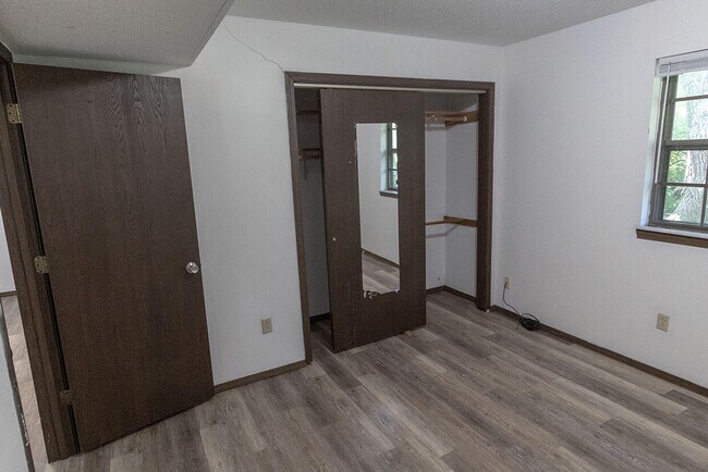 Building Photo - 2008 Juniper Dr