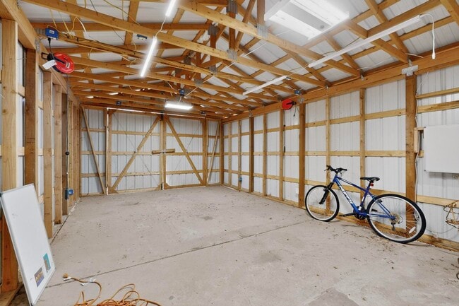 Building Photo - 6500 Martin Ct NE