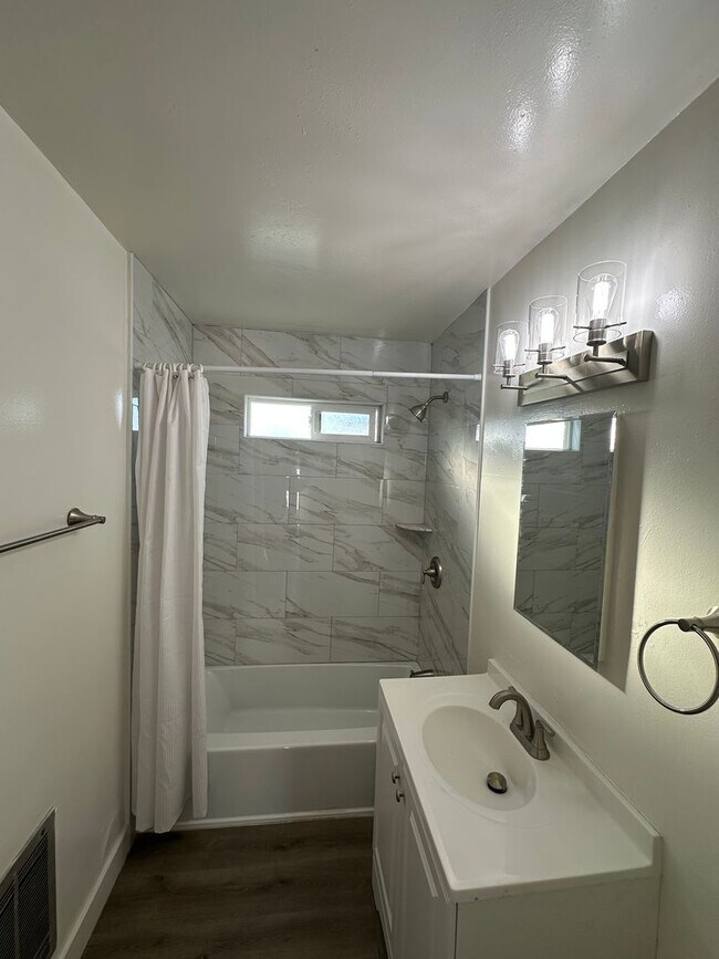 Building Photo - 4640 1/2 36th St.-