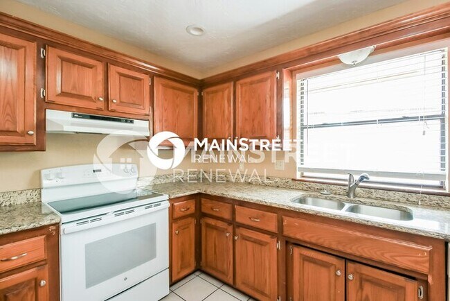 Building Photo - 3 Bedroom Pet-Friendly Home in Moore, OK w...