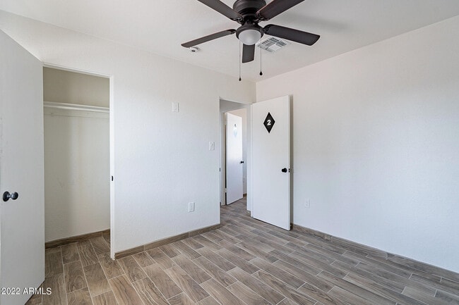 Building Photo - 37 E El Parque Dr