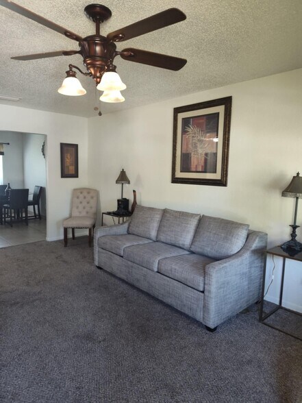 Building Photo - 6706 S Kissimmee St