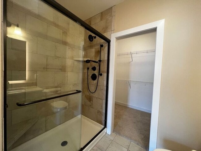 Building Photo - $2,500 | 2 Bedroom, 2.5 Bathroom Luxury Co...