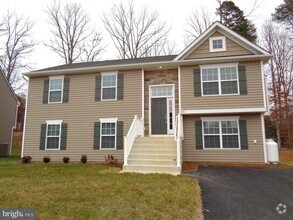 Building Photo - 6911 Lunette Ln