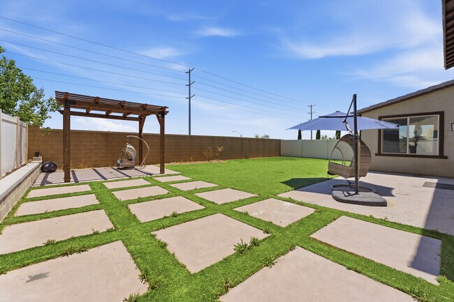 Building Photo - 31110 Bay Horse Way