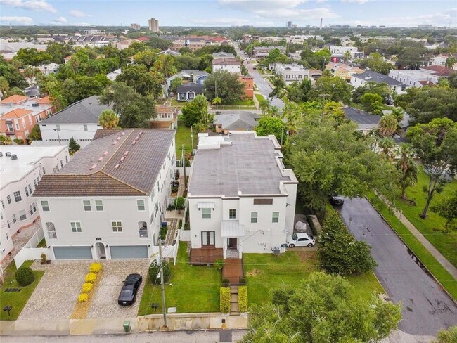 Building Photo - 403 S Melville Ave