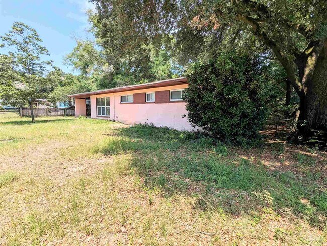 Building Photo - 9 Gentian Dr