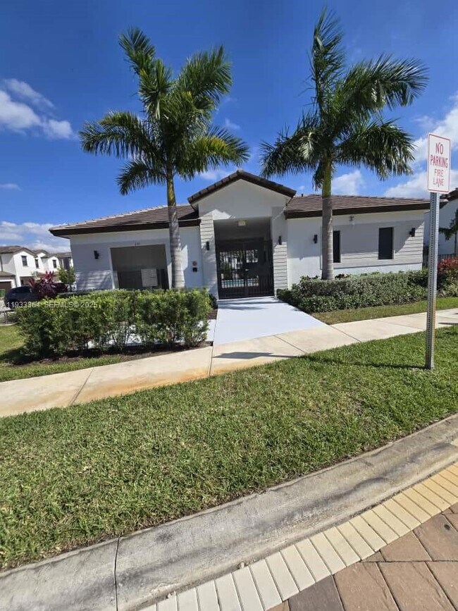 Building Photo - 200 SW 159th Way