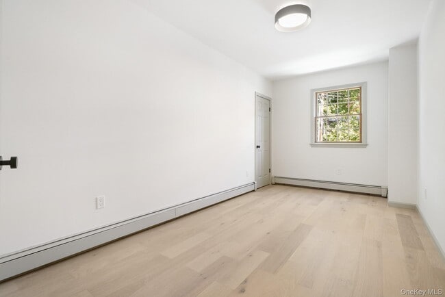 Building Photo - 7 N Dearman St