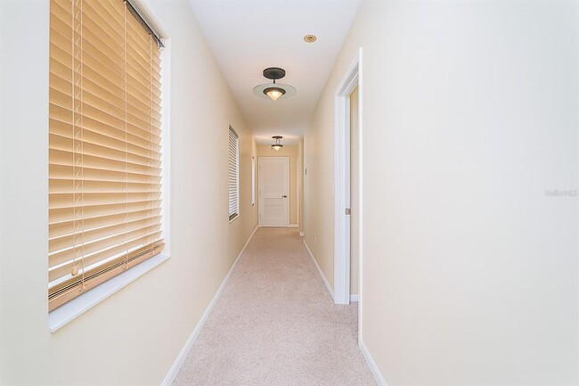 Building Photo - 357 Fairway Pointe Cir