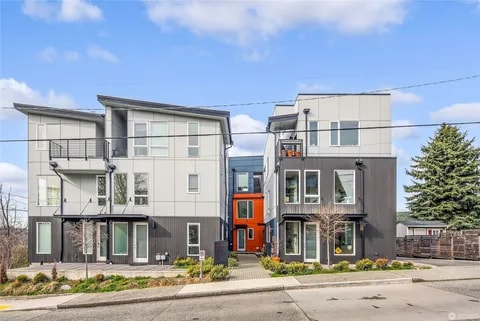 Building Photo - 2064 SW Charlestown St