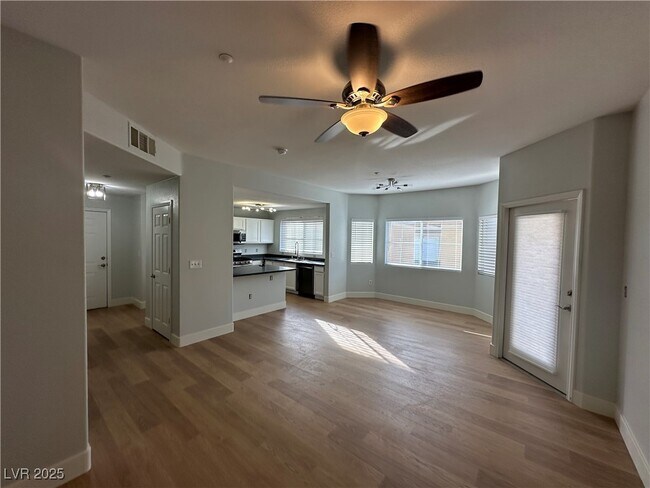 Building Photo - 833 Aspen Peak Loop