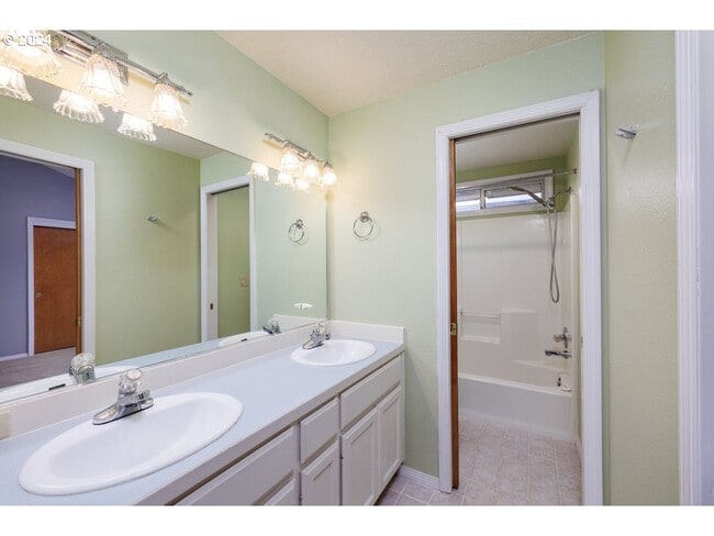 Building Photo - Bright, Open Living with Vaulted Ceilings ...