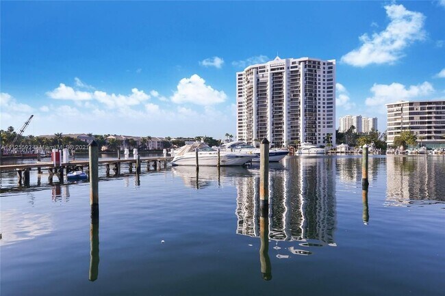 T dock for boat up to 41ft - 2753 S Parkview Dr